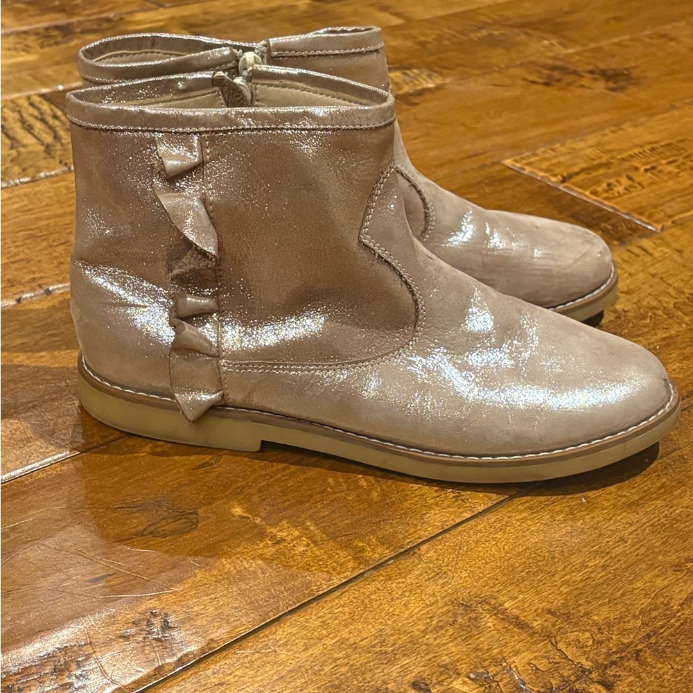 Elephantito Metallic Ruffle Boots - Picture 5 of 10